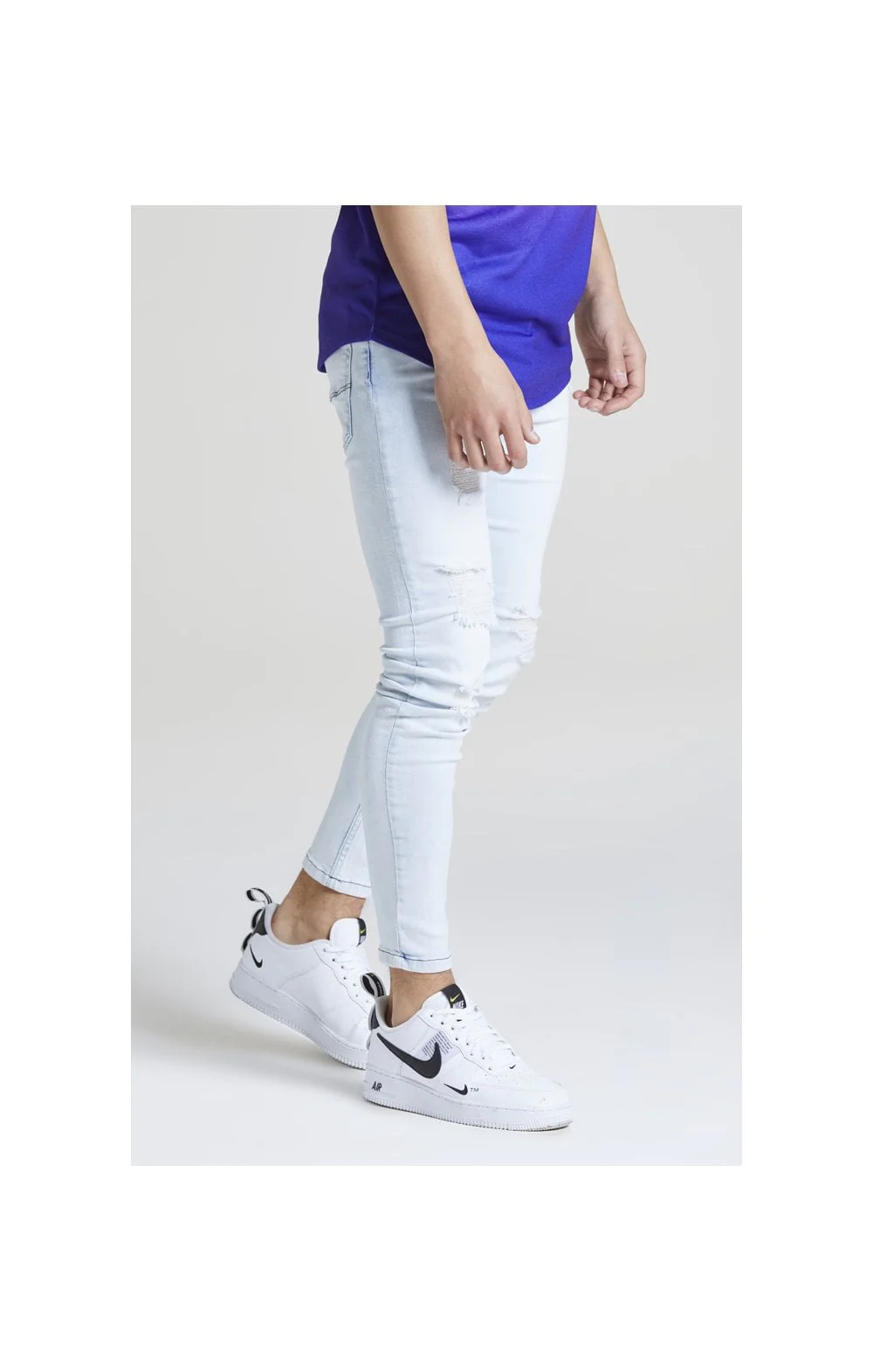 Illusive London Distressed Skinny Jeans – Light Wash - Image 2