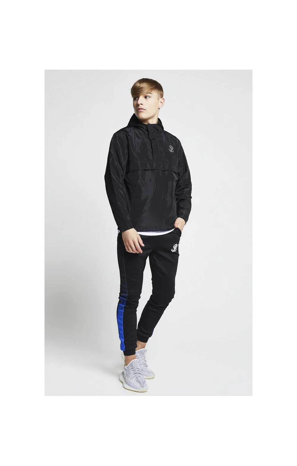Illusive London Lightweight 1/4 Zip Jacket – Black - Image 4