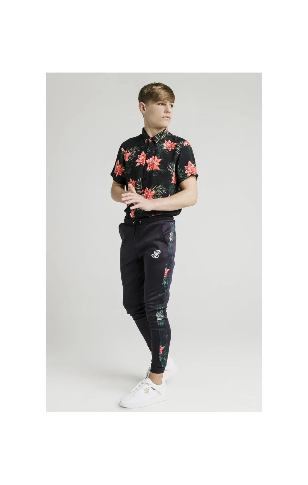 Illusive London Resort Shirt - Navy Floral - Image 6