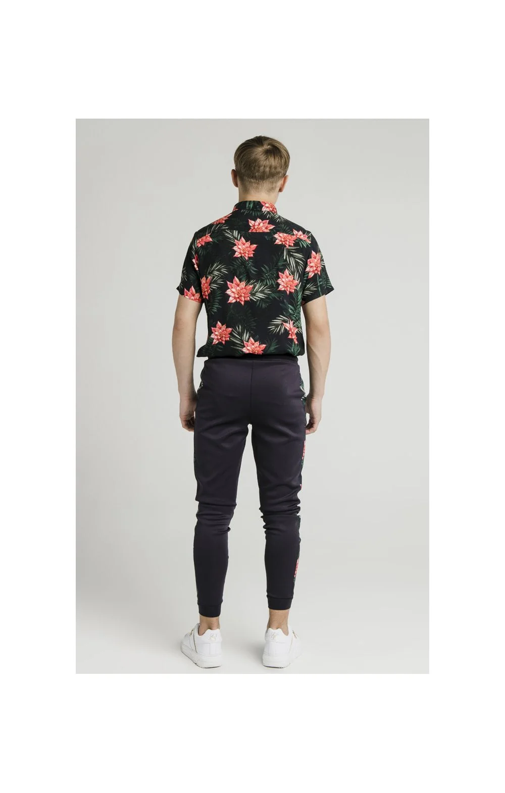 Illusive London Resort Shirt - Navy Floral - Image 7