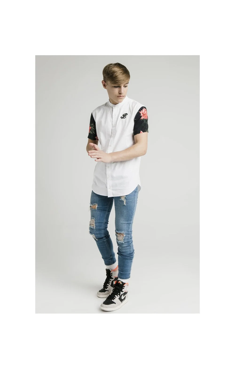 Illusive London S/S Grandad Collar Raglan Shirt - White & Floral - Image 3