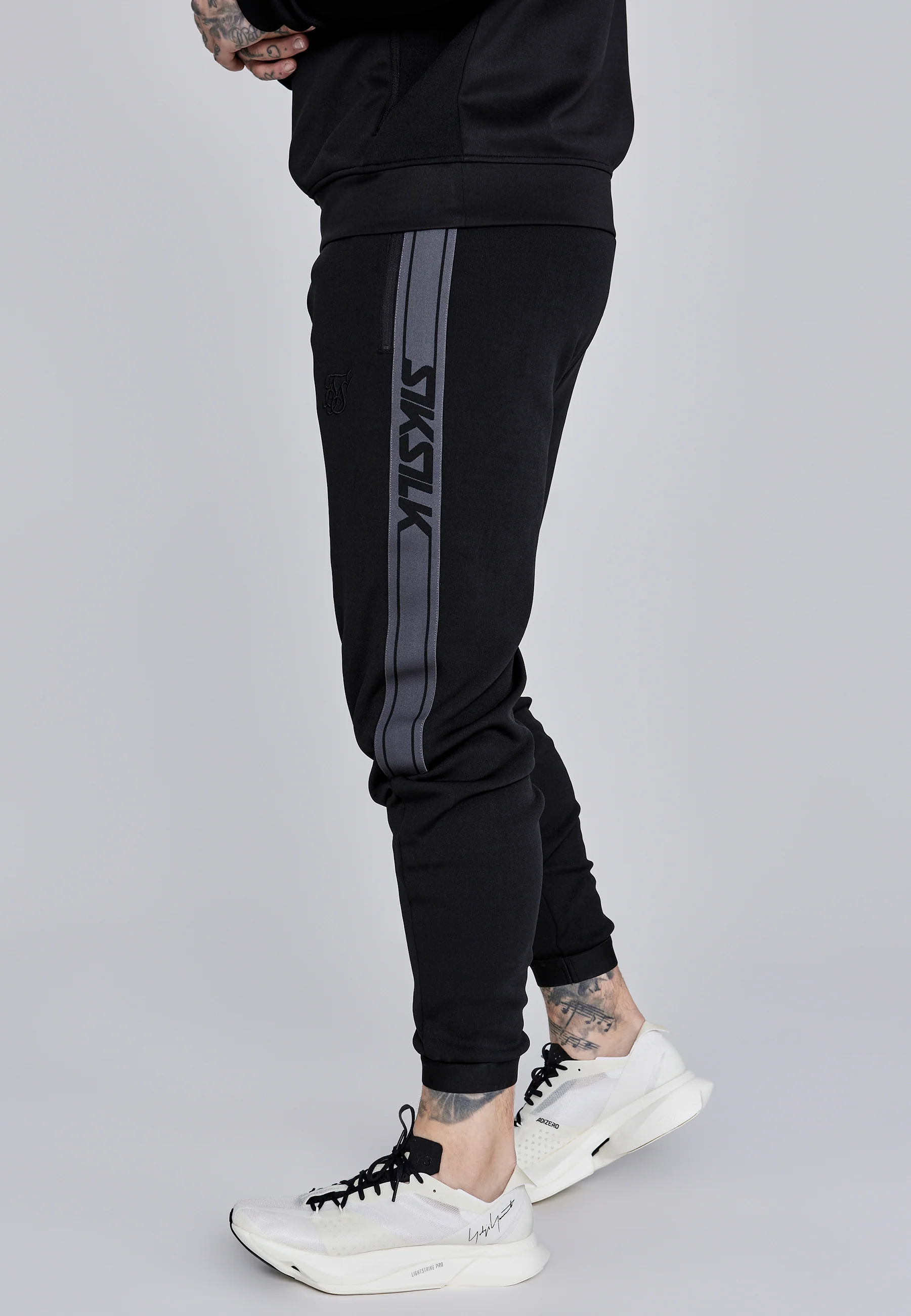 Black Muscle Fit Joggers - Image 2