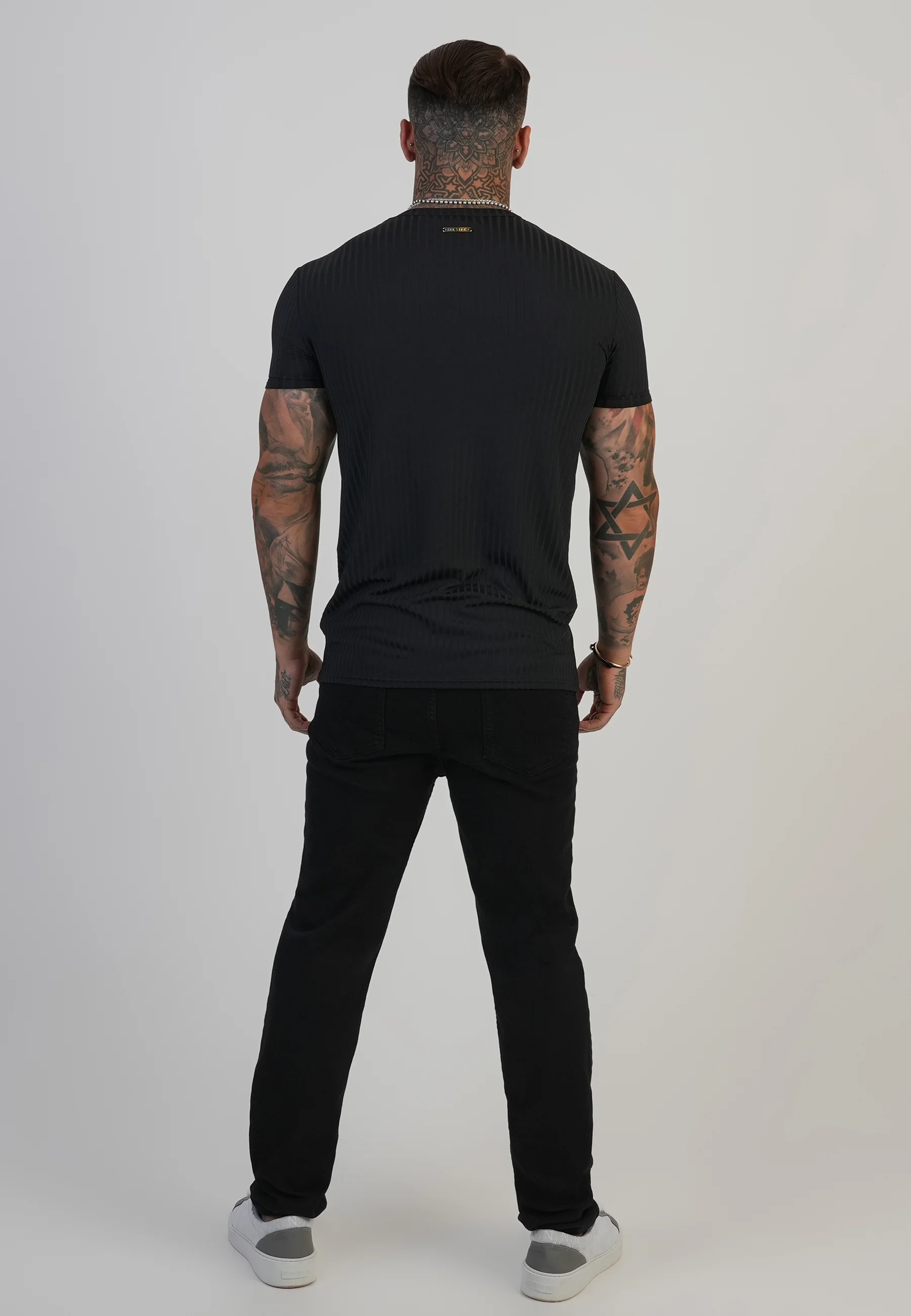 Black Muscle Fit T-Shirt - Image 5