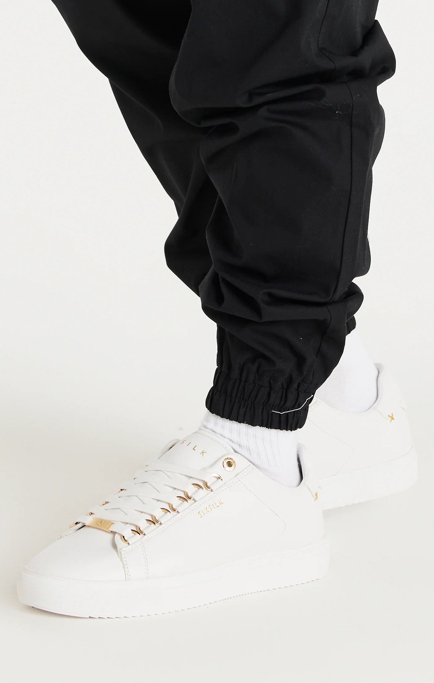 White Classic Trainer With Metal D-Rings - Image 12