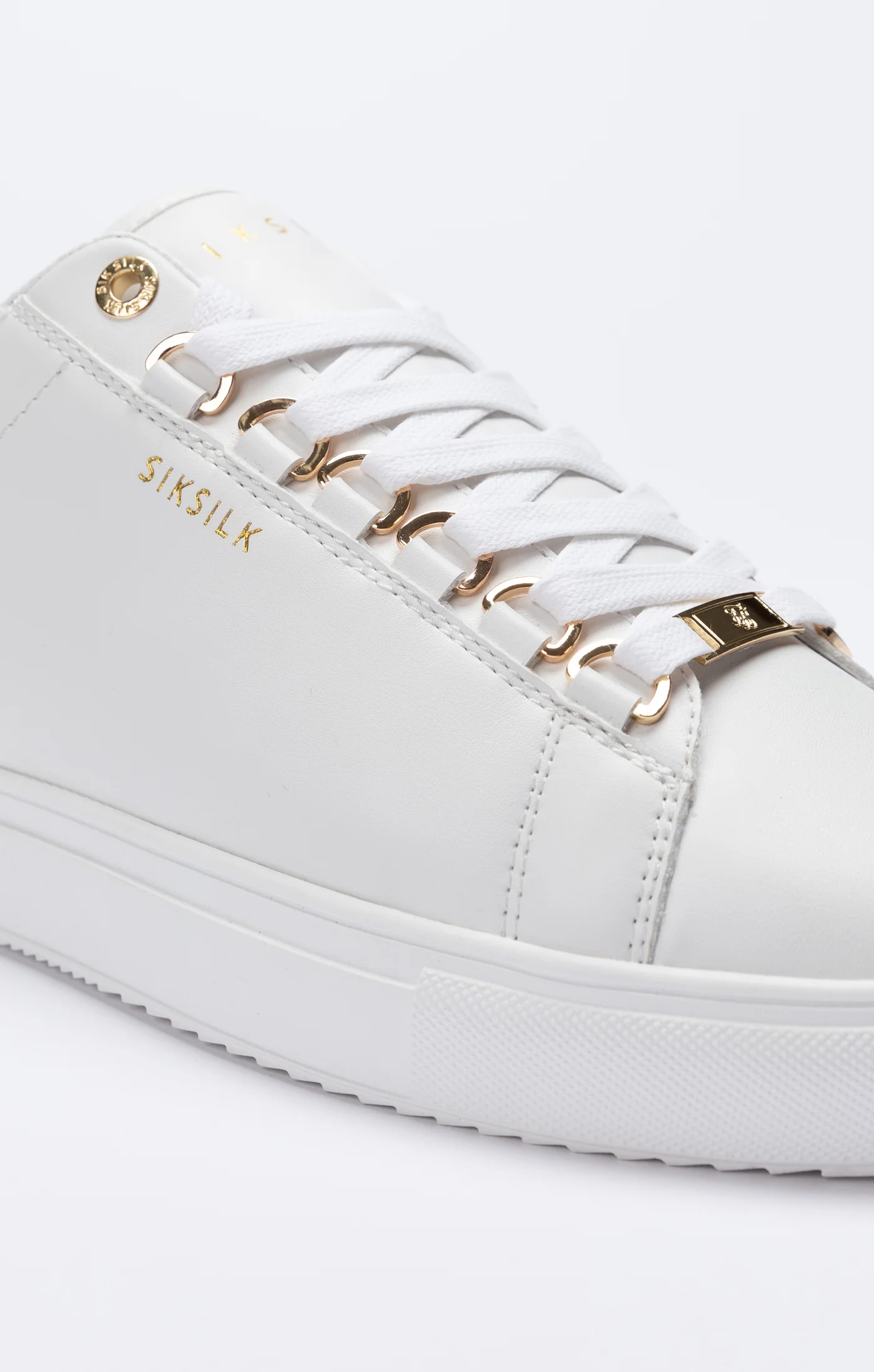 White Classic Trainer With Metal D-Rings - Image 6
