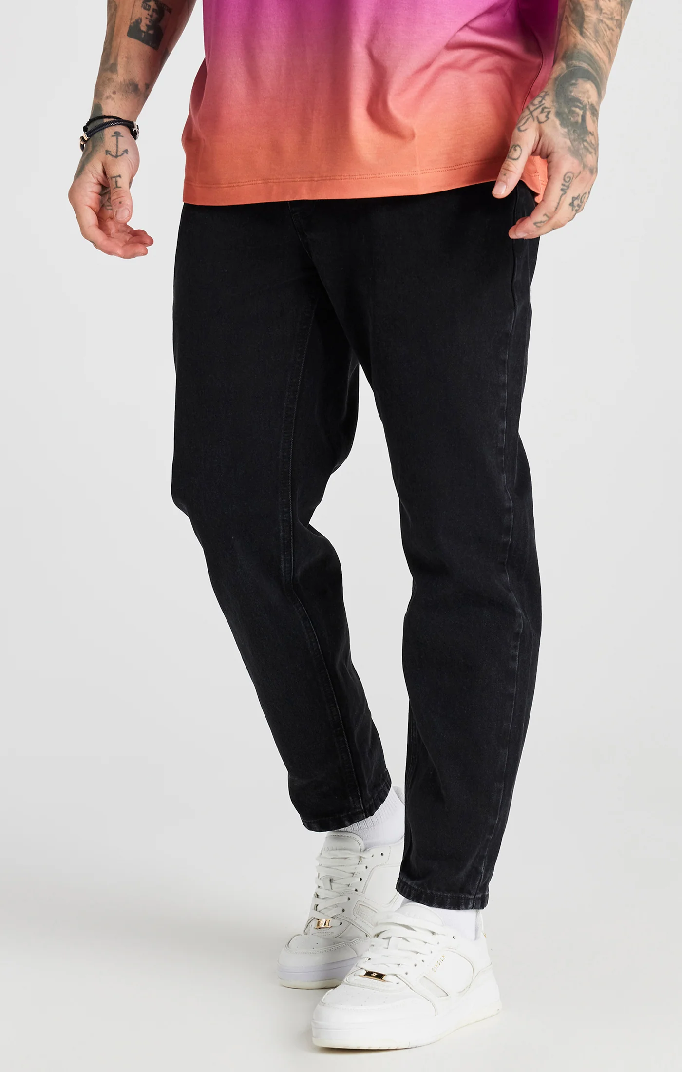 Black Basic Carrot Jean