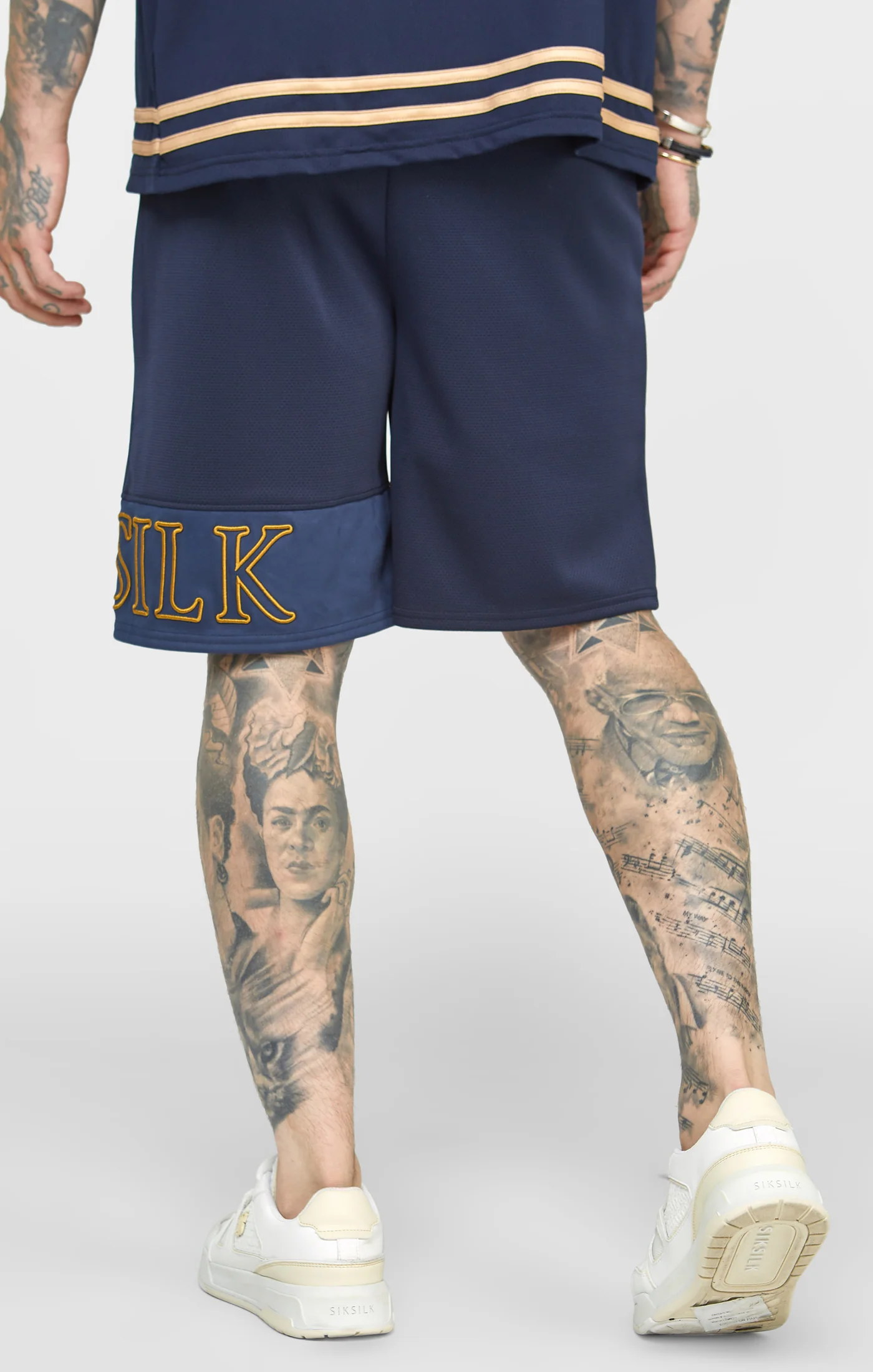 Navy Embroidery Relaxed Short - Image 4