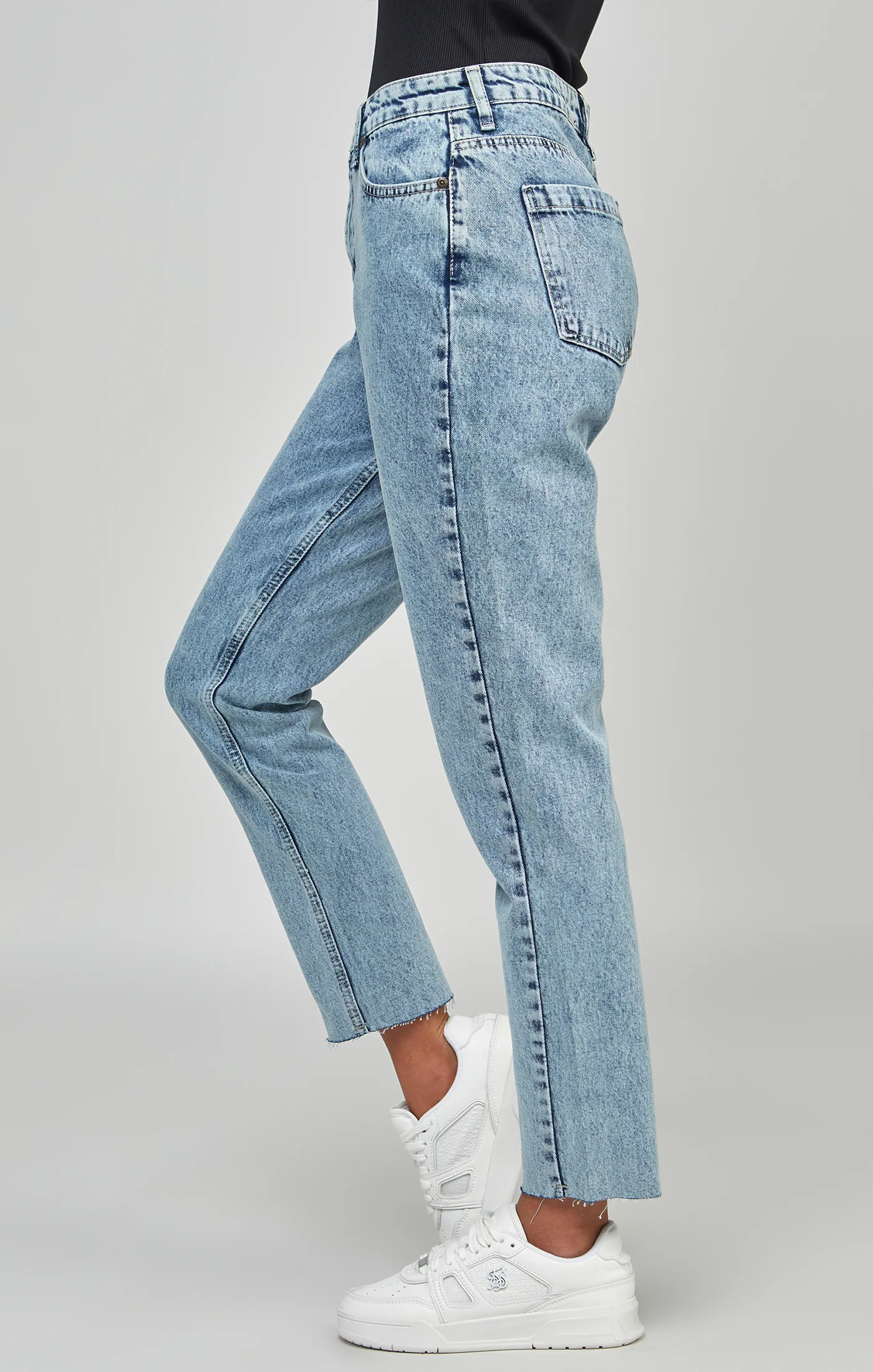 Light Blue Wash Embroidered Mom Jean - Image 2