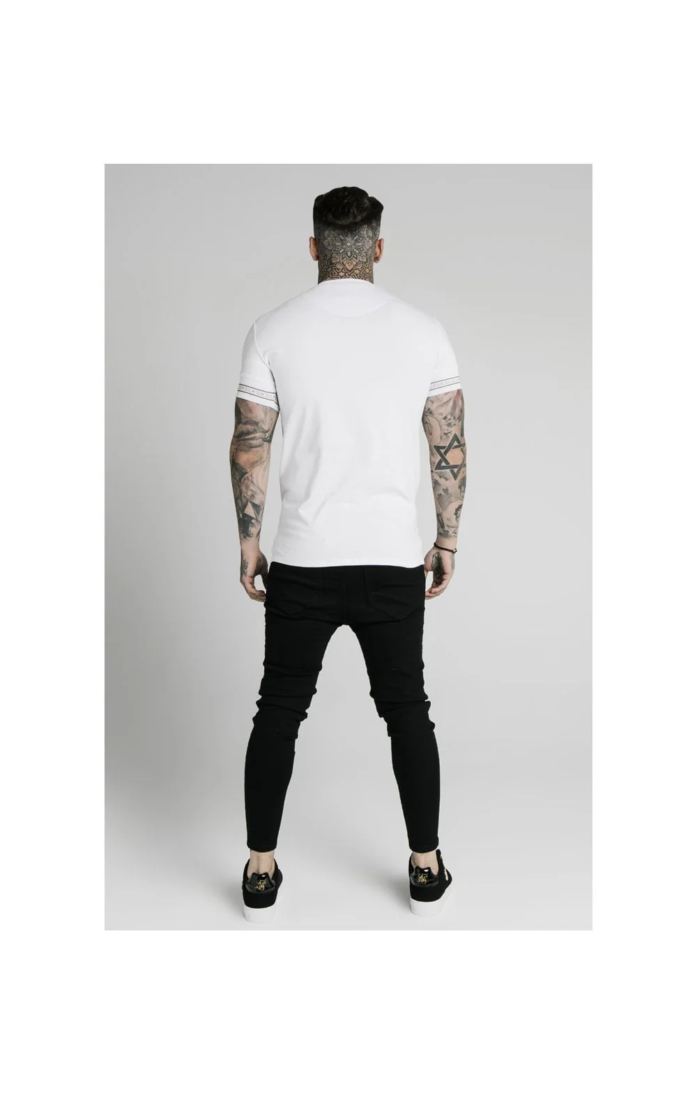 SikSilk Element Straight Hem Gym Tee – White & Gold - Image 6