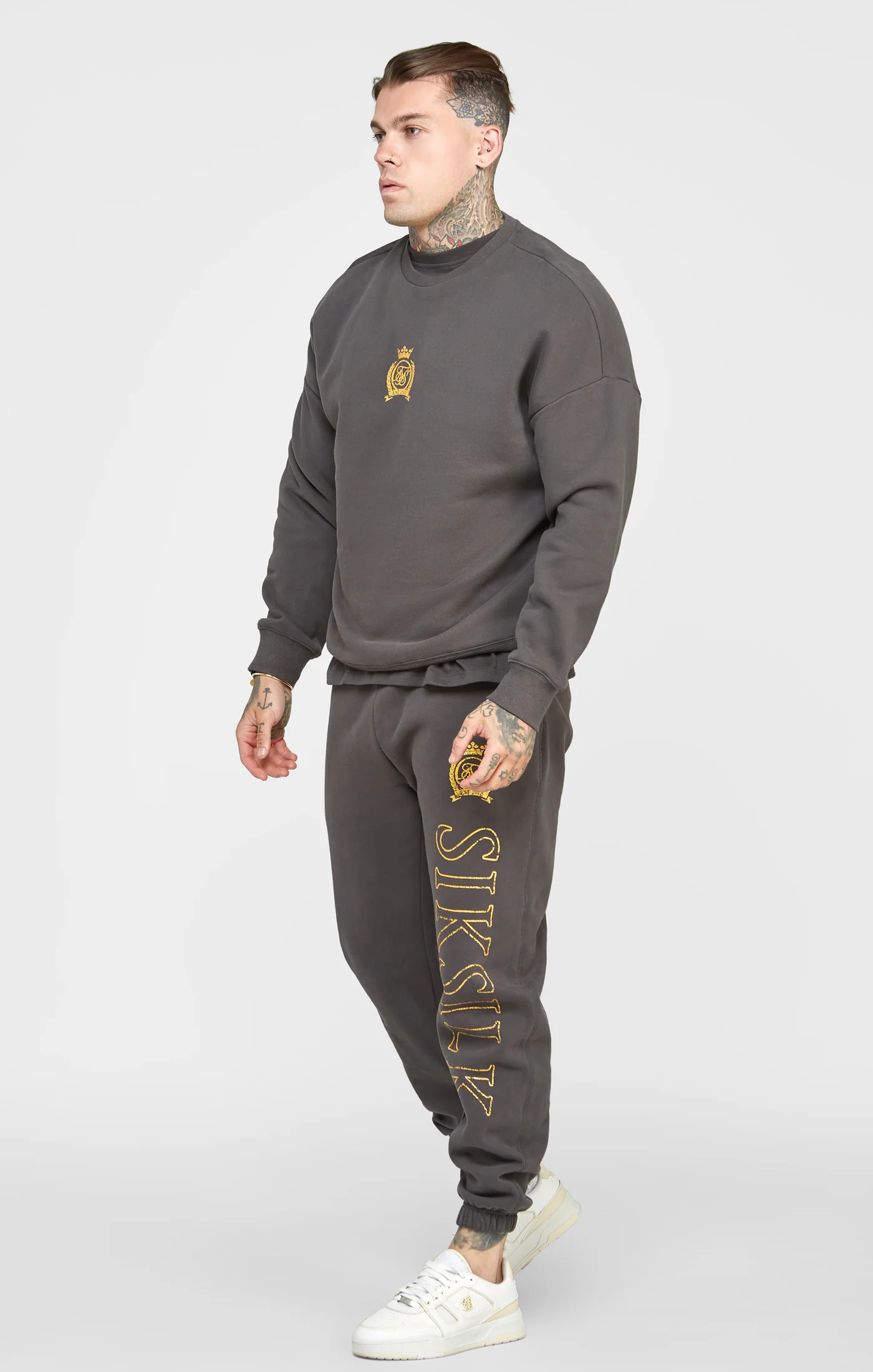 Black And Gold Crew - Image 4