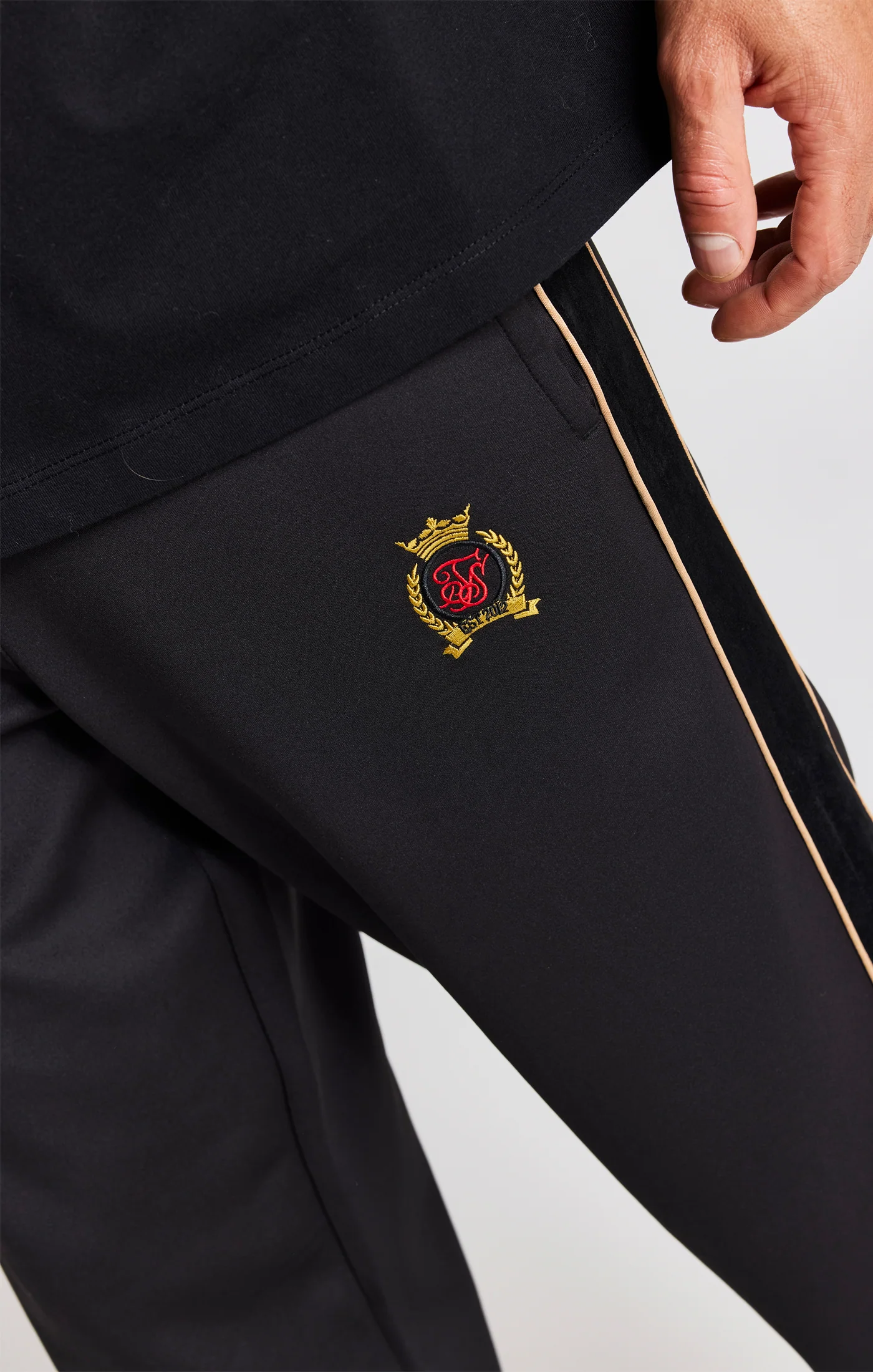 Black Crest Loose Fit Track Pant - Image 6