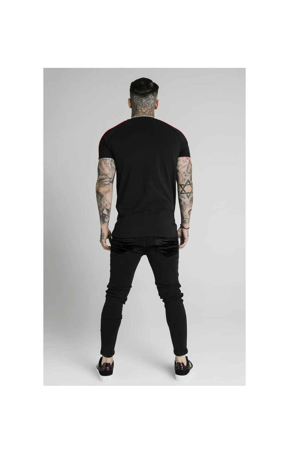 SikSilk Imperial Raglan Gym Tee - Black & Red - Image 6