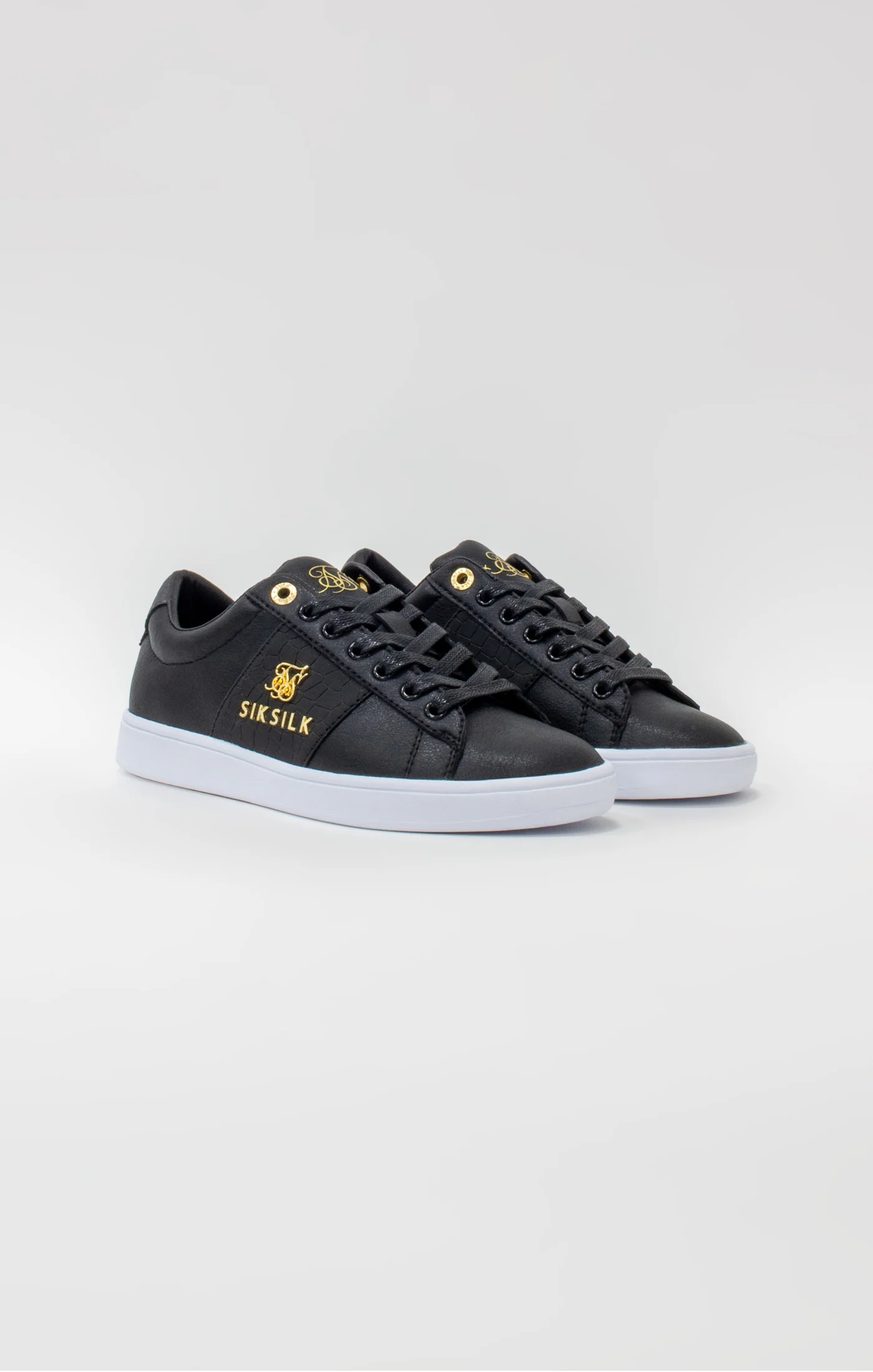 Black Juniors Low-Top Classic Trainer With Metal Logo - Image 4