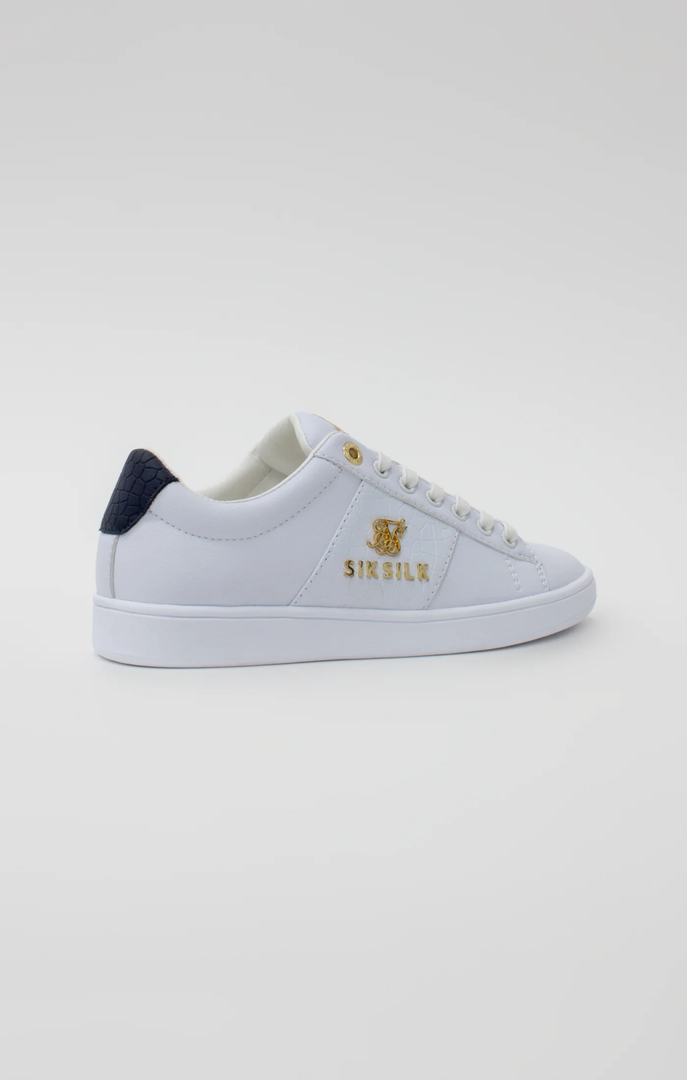 White Juniors Low-Top Classic Trainer With Metal Logo - Image 3