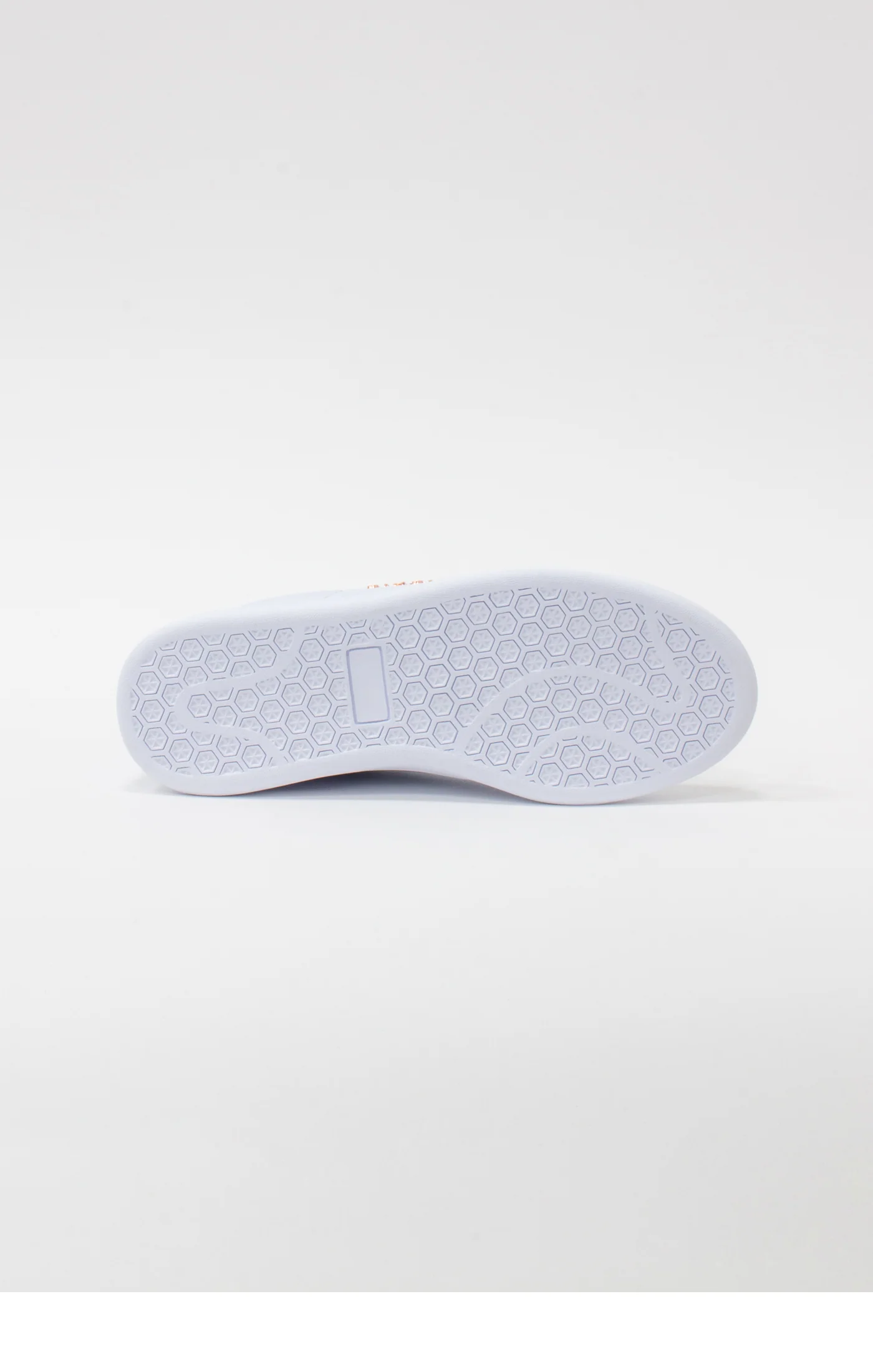 White Juniors Low-Top Classic Trainer With Metal Logo - Image 6