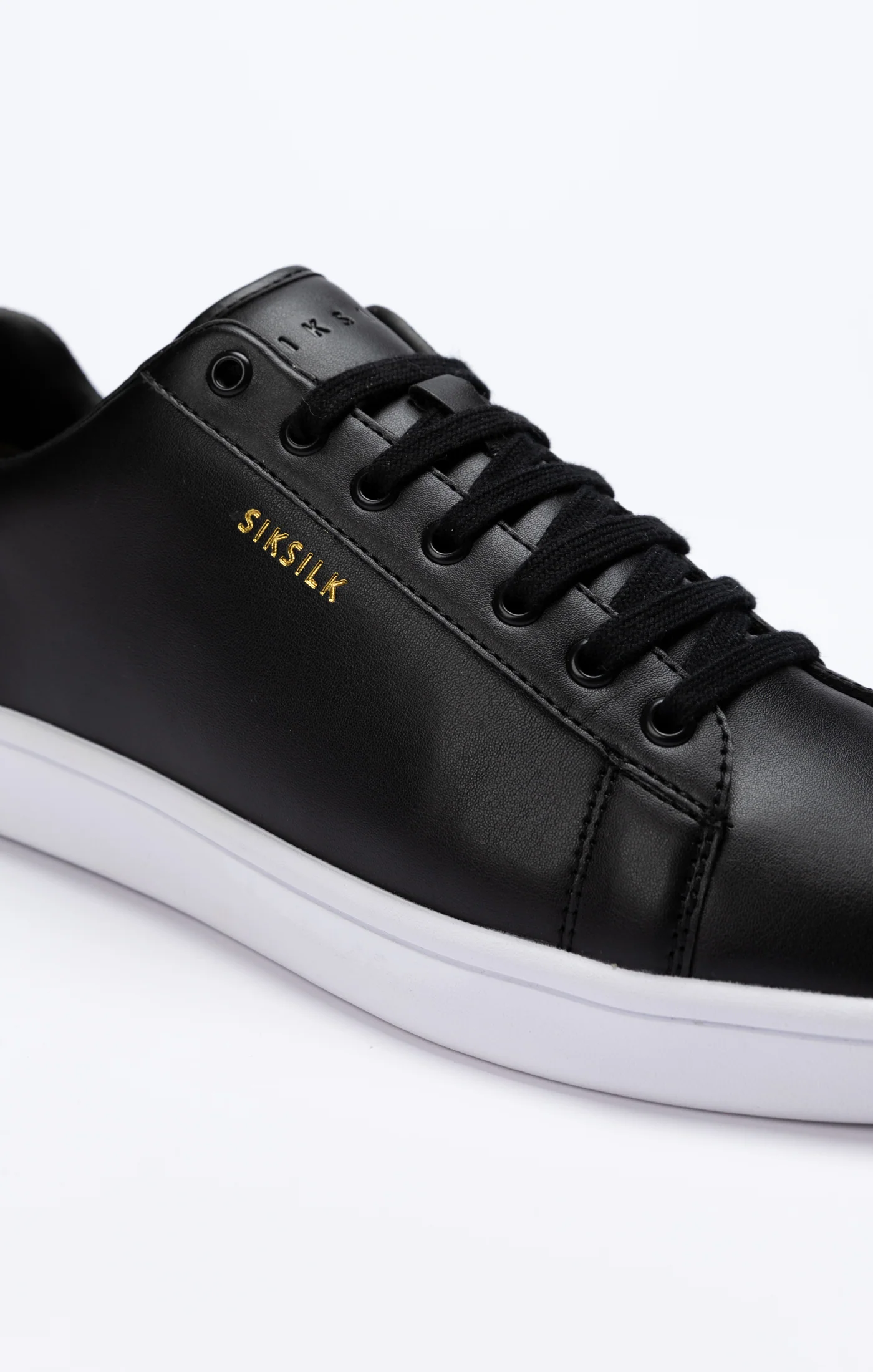 Black Low-Top Casual Trainer - Image 4