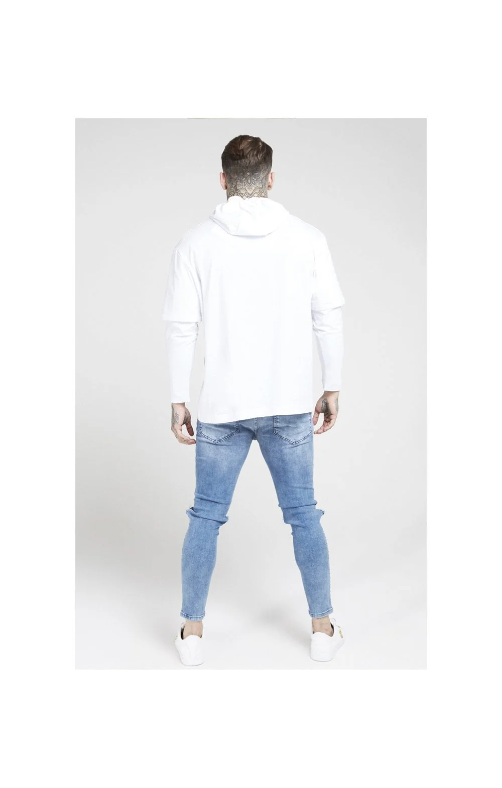 SikSilk L/S Essential Undergarment Chain Cuff Tee - White & Gold - Image 5
