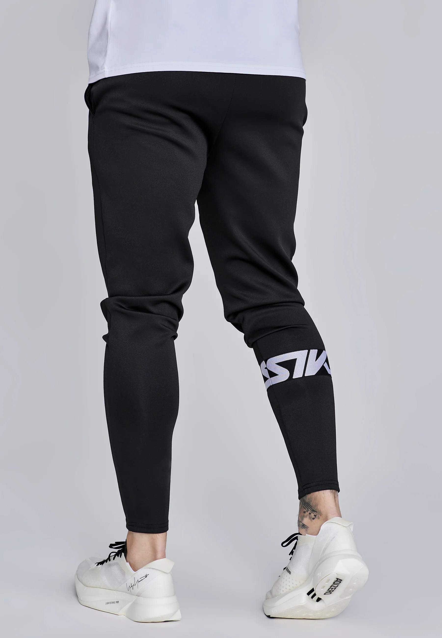 Black Muscle Fit Joggers - Image 3