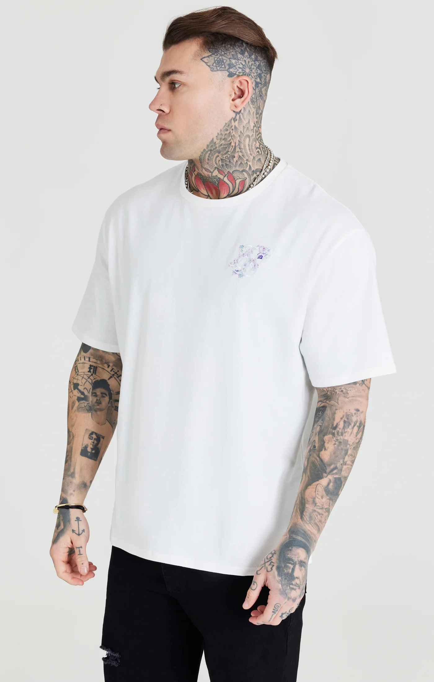 Ecru Floral Embroidery Oversized T-Shirt - Image 2