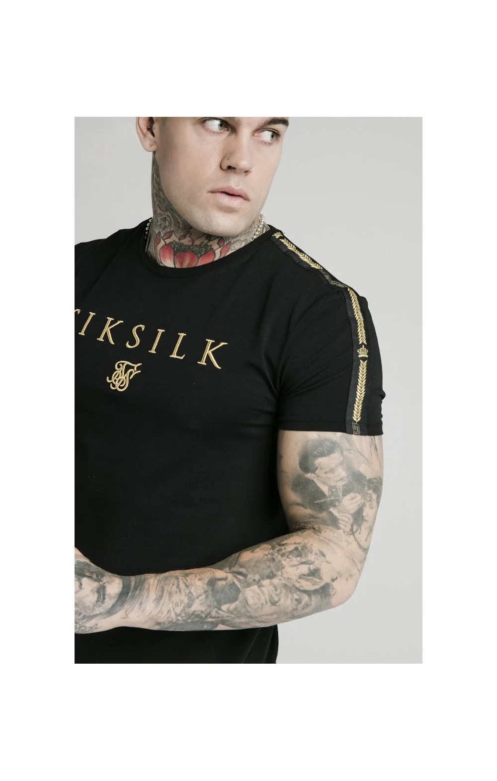 SikSilk Prestige Straight Hem Gym Tee - Black & Gold - Image 2