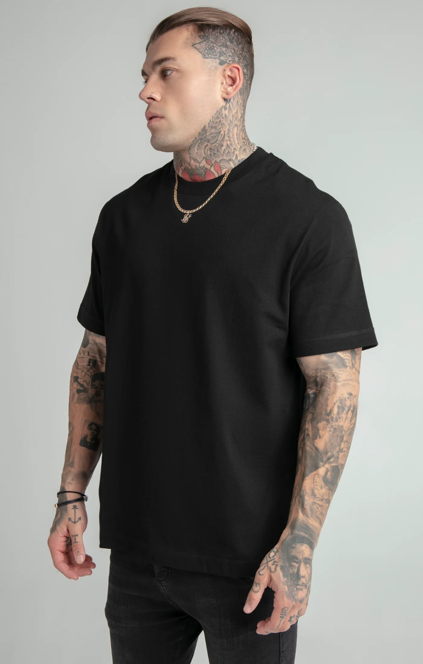 Black Gold Chain Relaxed Fit T-Shirt - Image 2