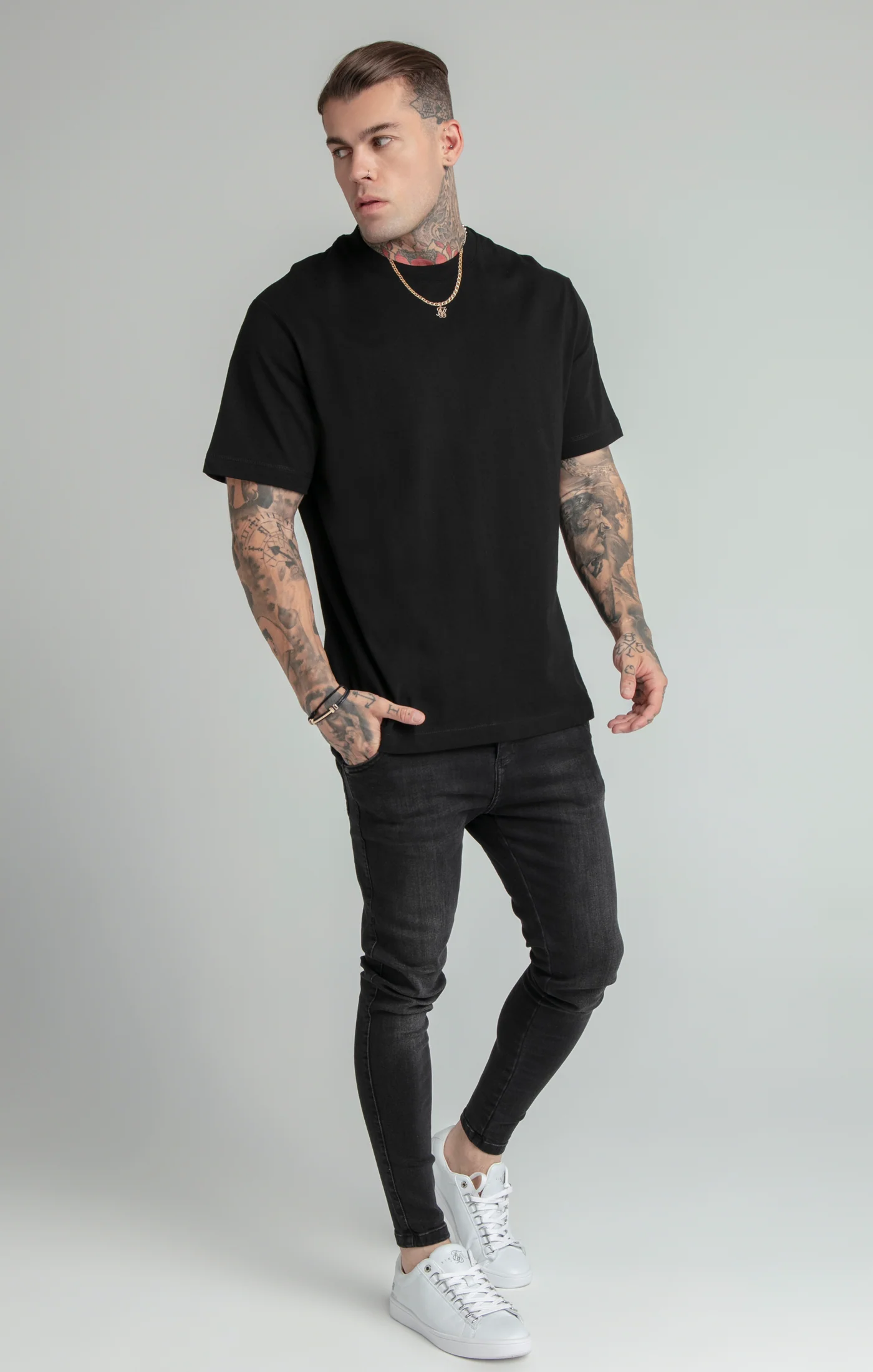 Black Gold Chain Relaxed Fit T-Shirt - Image 4