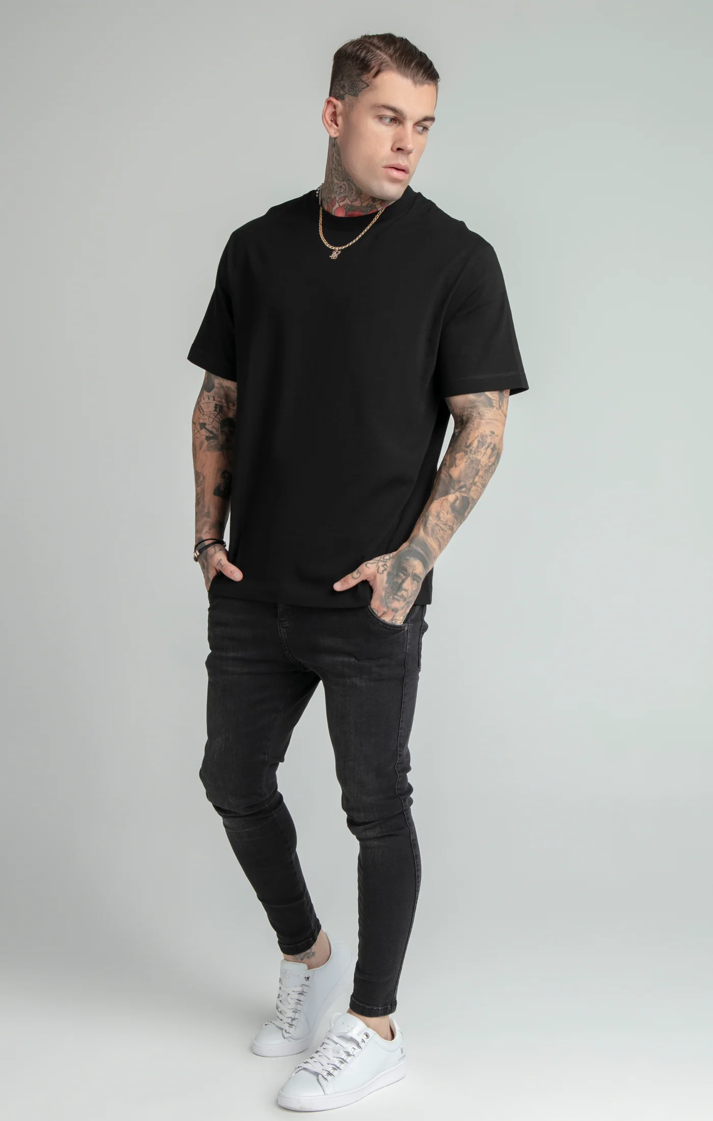 Black Gold Chain Relaxed Fit T-Shirt - Image 5