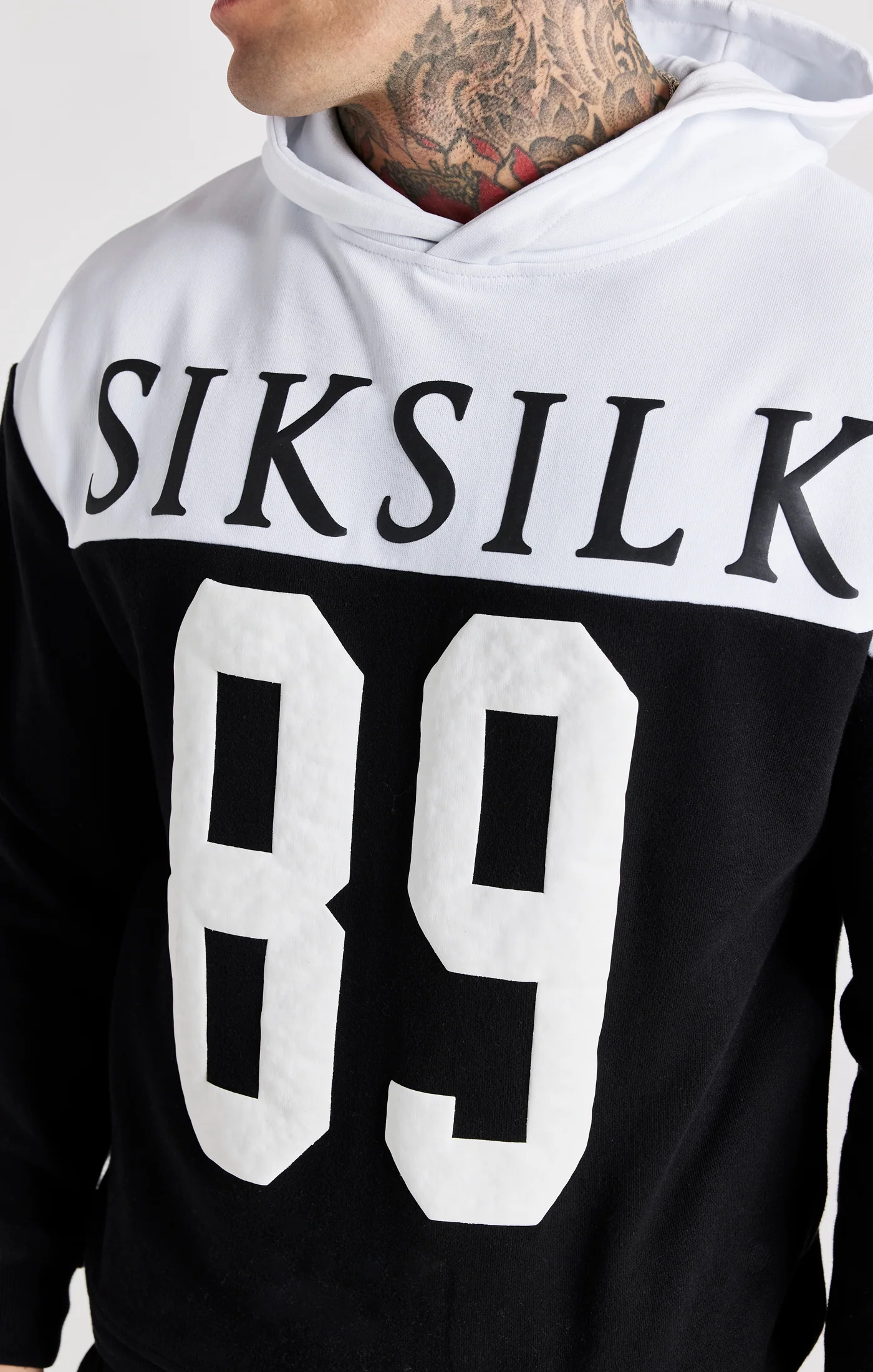 Black Retro 89 Print Oversized Hoodie - Image 2