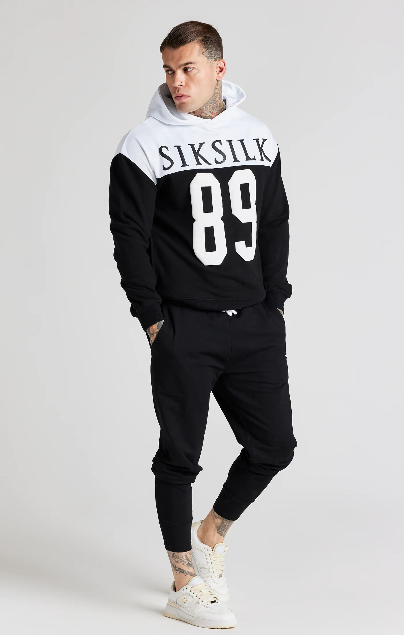 Black Retro 89 Print Oversized Hoodie - Image 4