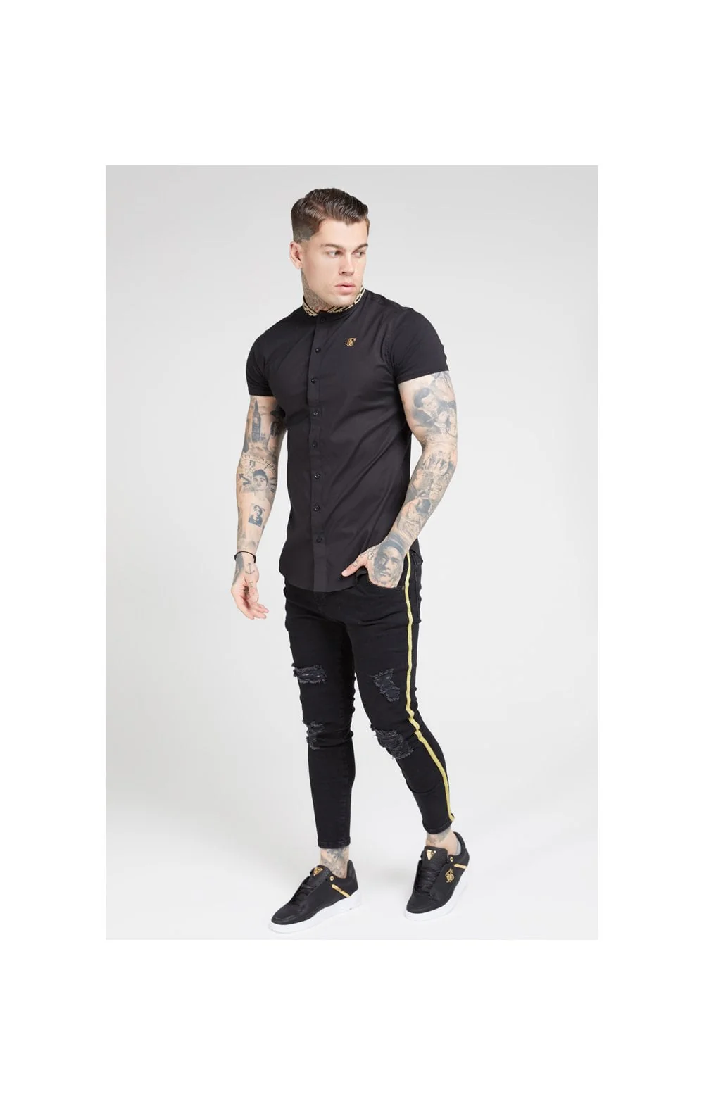 SikSilk S/S Tape Collar Shirt – Black & Gold - Image 3