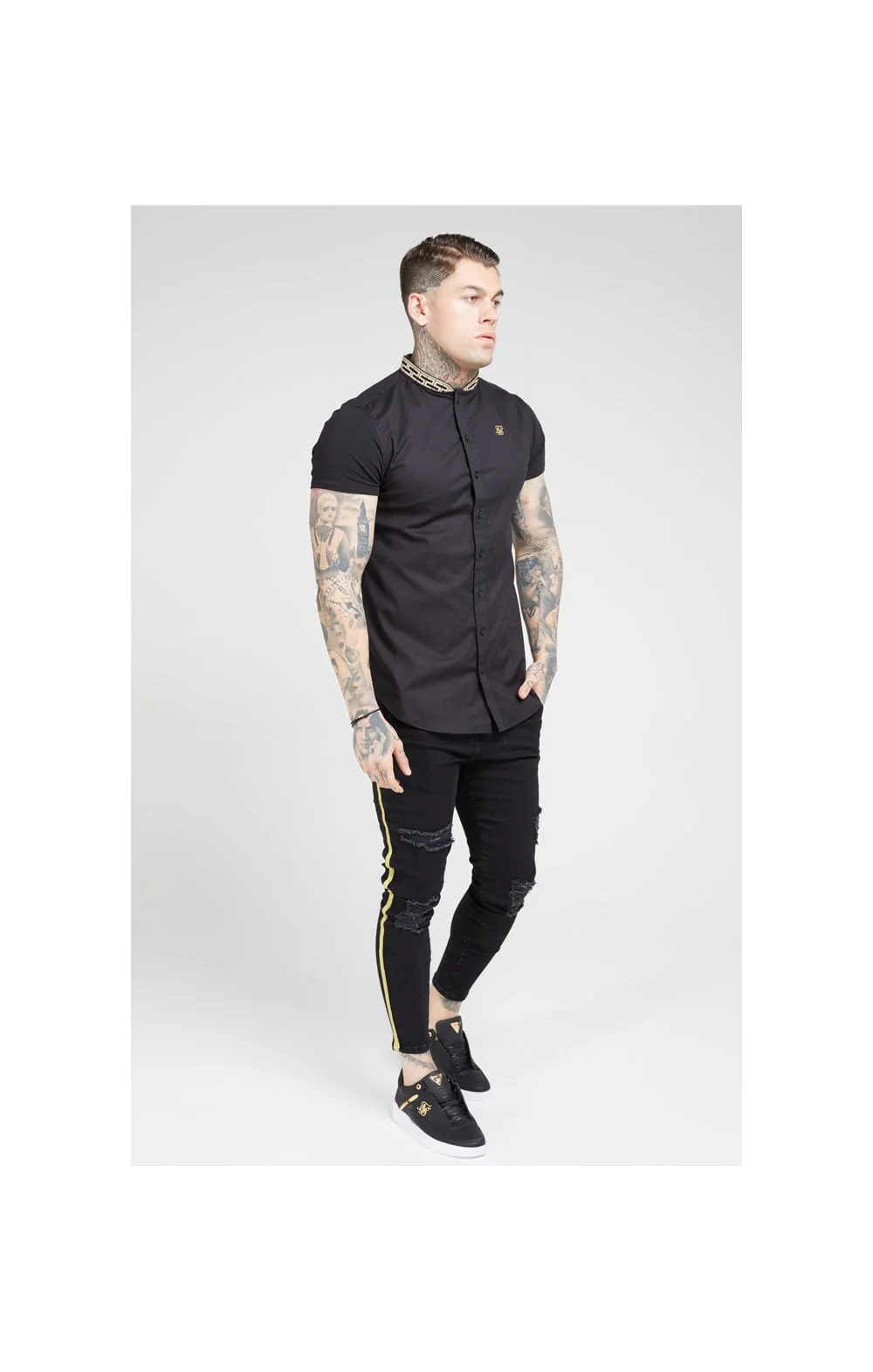 SikSilk S/S Tape Collar Shirt – Black & Gold - Image 4