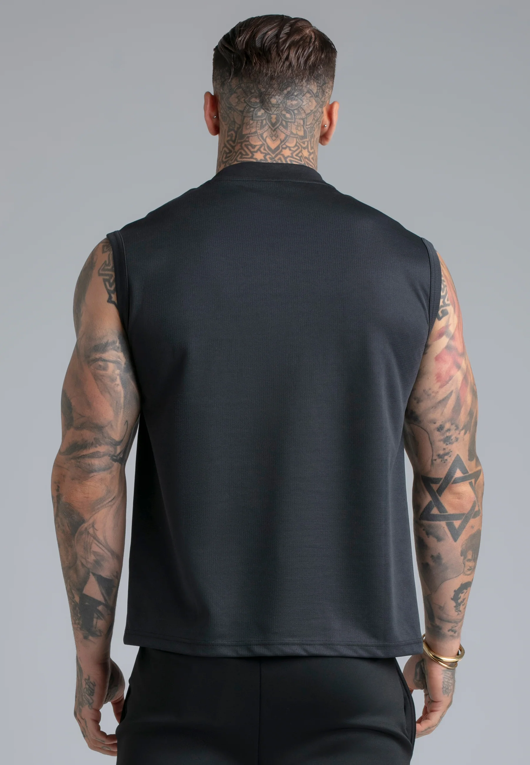 Black Sleeveless T-Shirt - Image 5