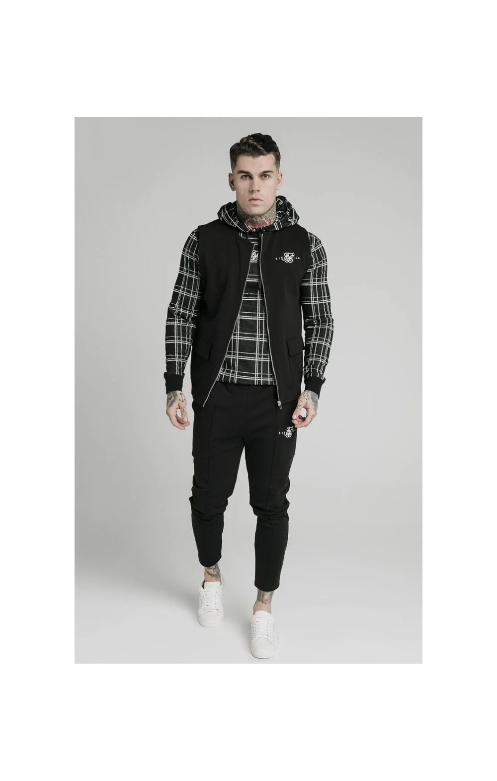 SikSilk Smart Wear Vest - Black - Image 3