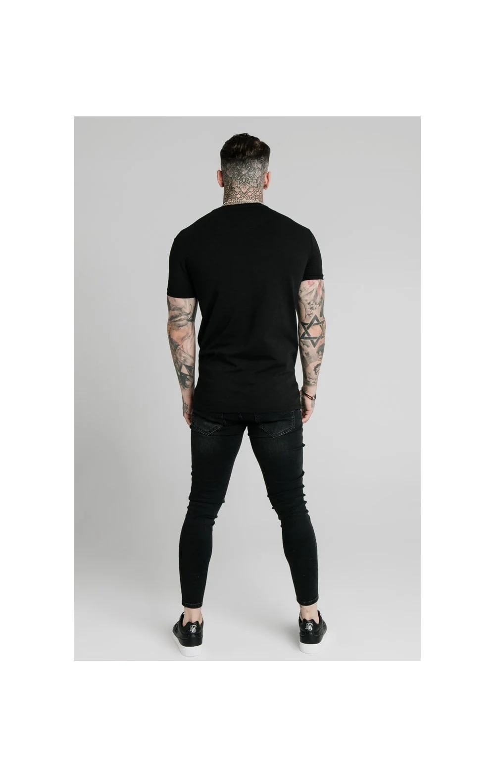 SikSilk Straight Hem Gym Tee - Black - Image 5