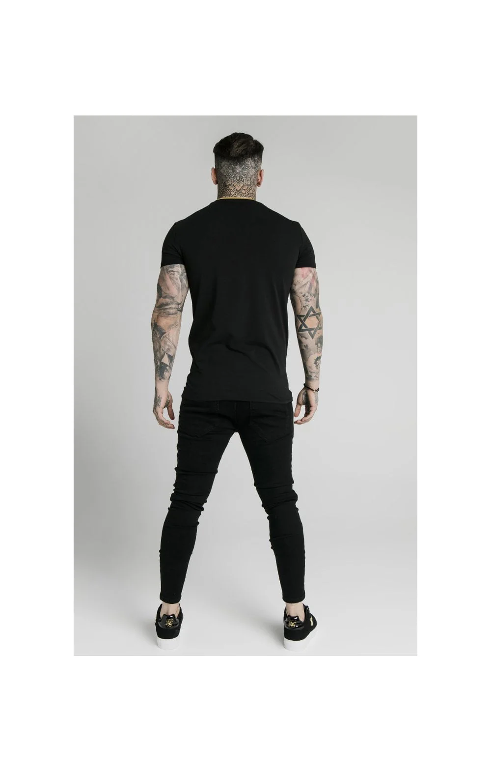 SikSilk Straight Hem Gym Tee – Black & Gold - Image 6