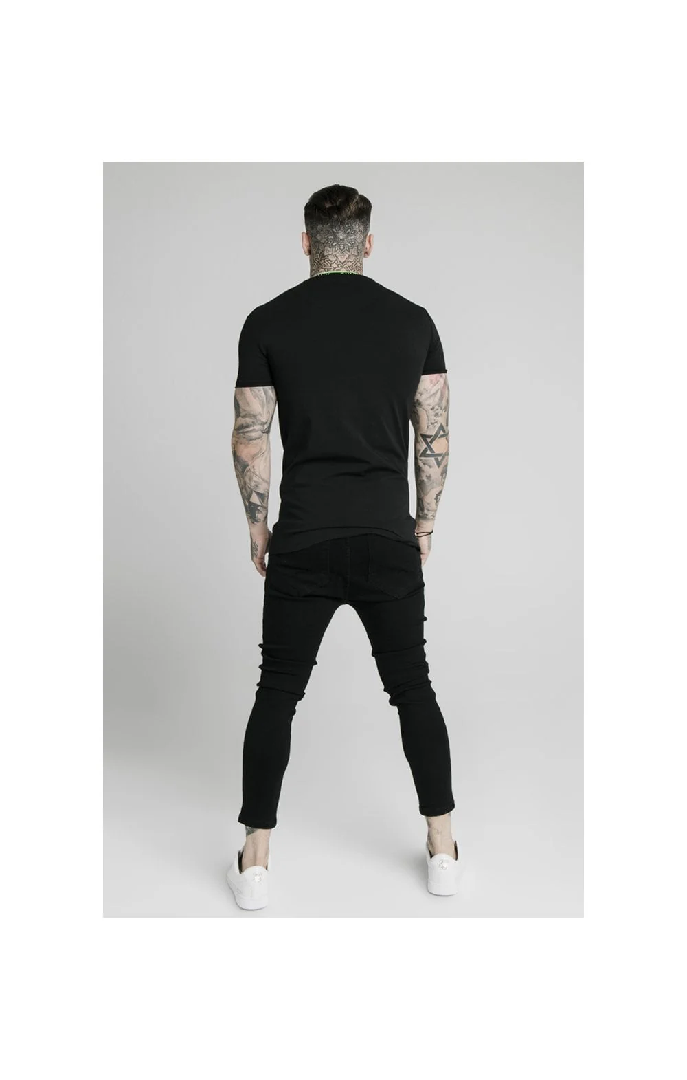 SikSilk Straight Hem Tape Collar Gym Tee - Black - Image 5