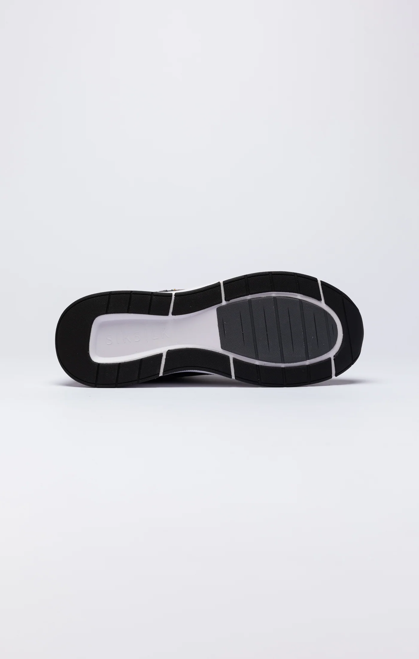 Black Mesh Running Trainer With Overlays - Image 3