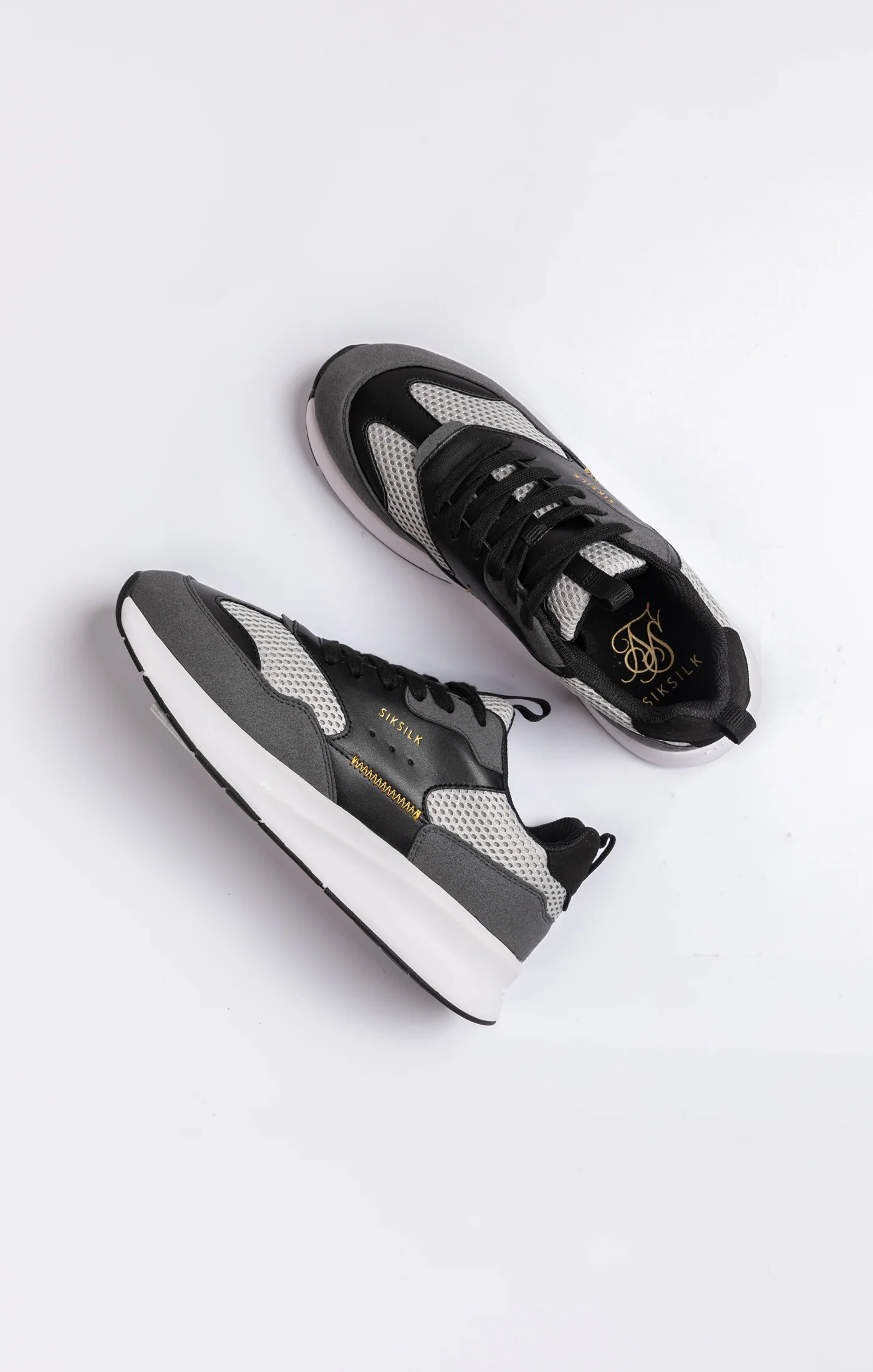 Black Mesh Running Trainer With Overlays - Image 6
