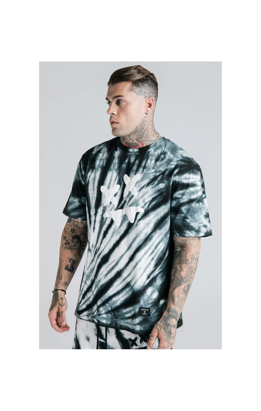 SikSilk X Steve Aoki S/S Oversize Essential Tee – Black & White Tie Dye - Image 3
